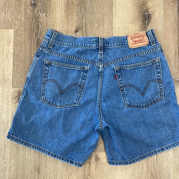 Levi’s 550 Relaxed Denim Shorts - Picture 2 of 4